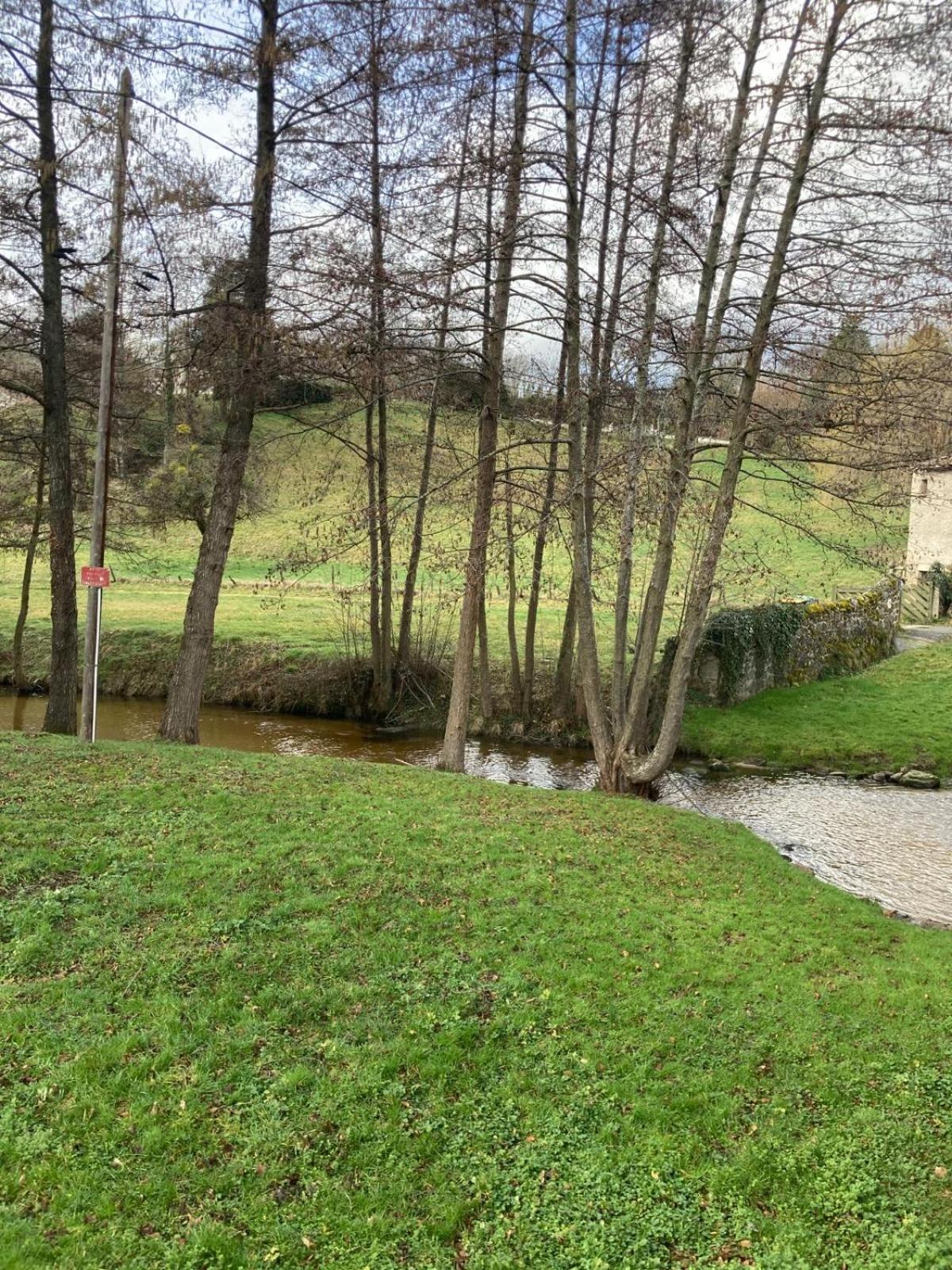 Jolie Maison De Campagne, Compostelle Villa Soleymieux Esterno foto